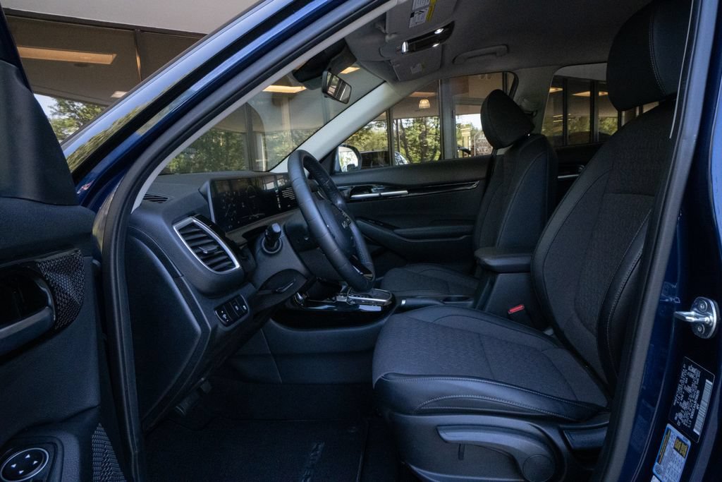 Used 2024 Kia Seltos S AWD/4WD image 8