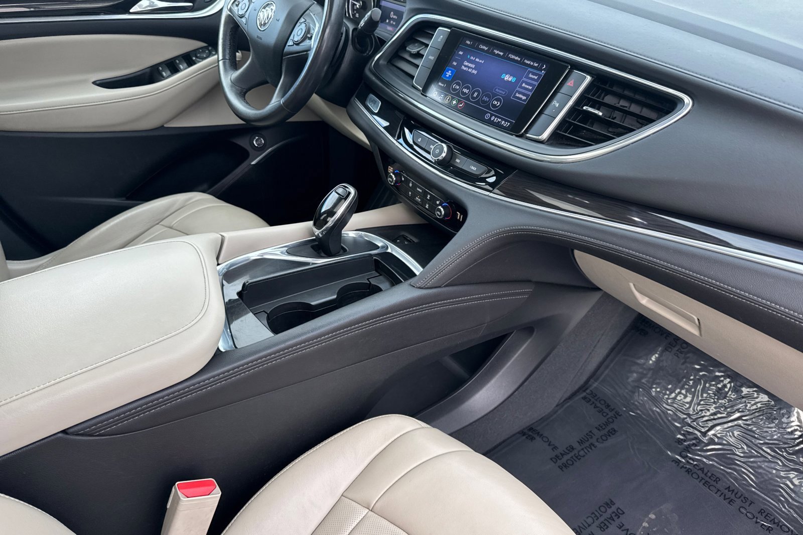 Used 2020 Buick Enclave Essence image 14