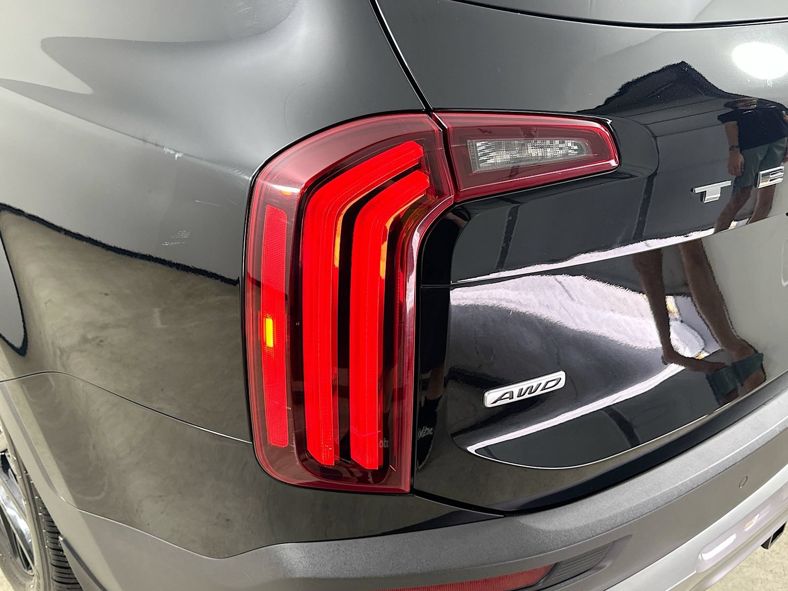 Used 2020 Kia Telluride SX w/ SX Prestige Package AWD/4WD image 12