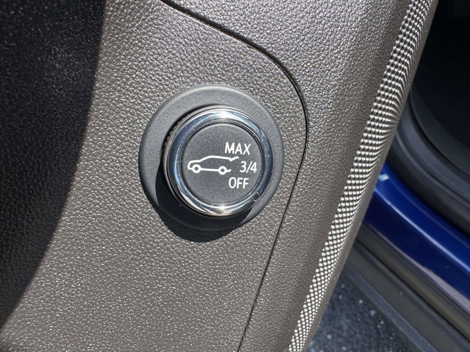 Used 2023 GMC Acadia SLE w/ Driver Convenience Package FWD image 27