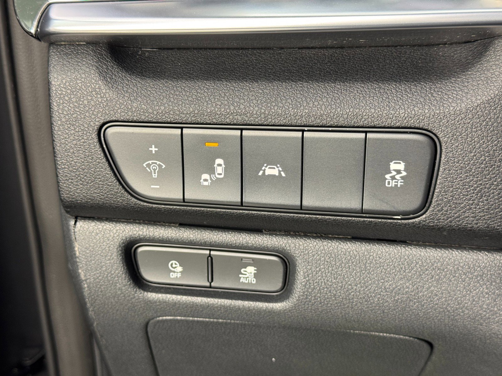 Used 2022 Kia Niro EX w/ Cold Weather Package FWD image 16