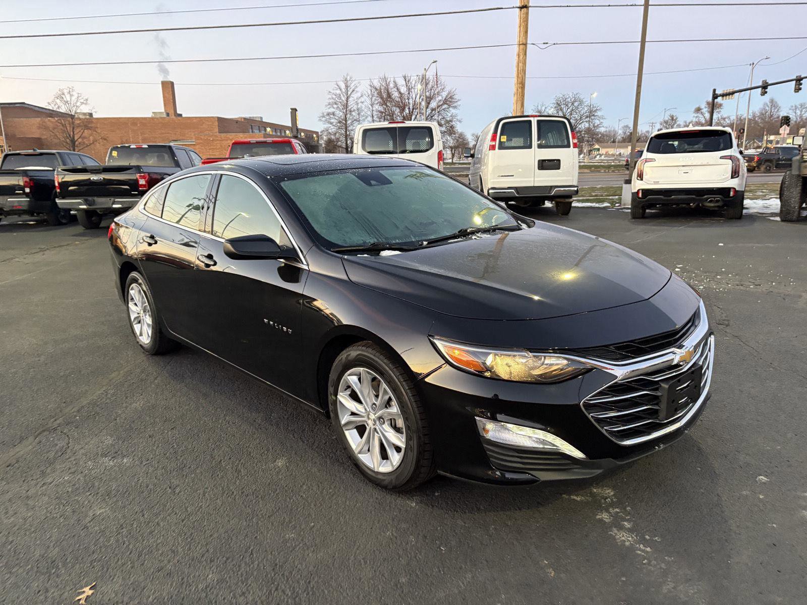 Used 2024 Chevrolet Malibu LT image 2