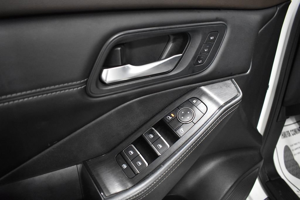 Certified 2023 Nissan Rogue SL w/ SL Premium Package image 15