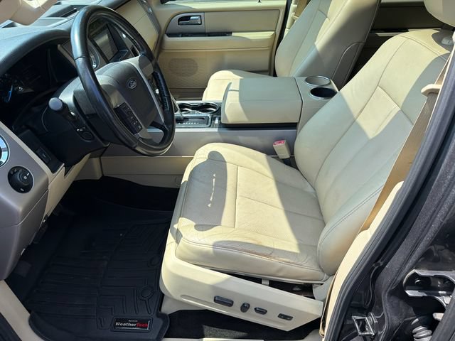 Used 2017 Ford Expedition Limited w/ Equipment Group 301A RWD image 11