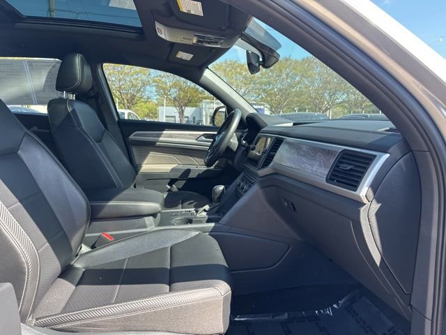 Used 2021 Volkswagen Atlas Cross Sport SE w/ Panoramic Sunroof Package FWD image 15