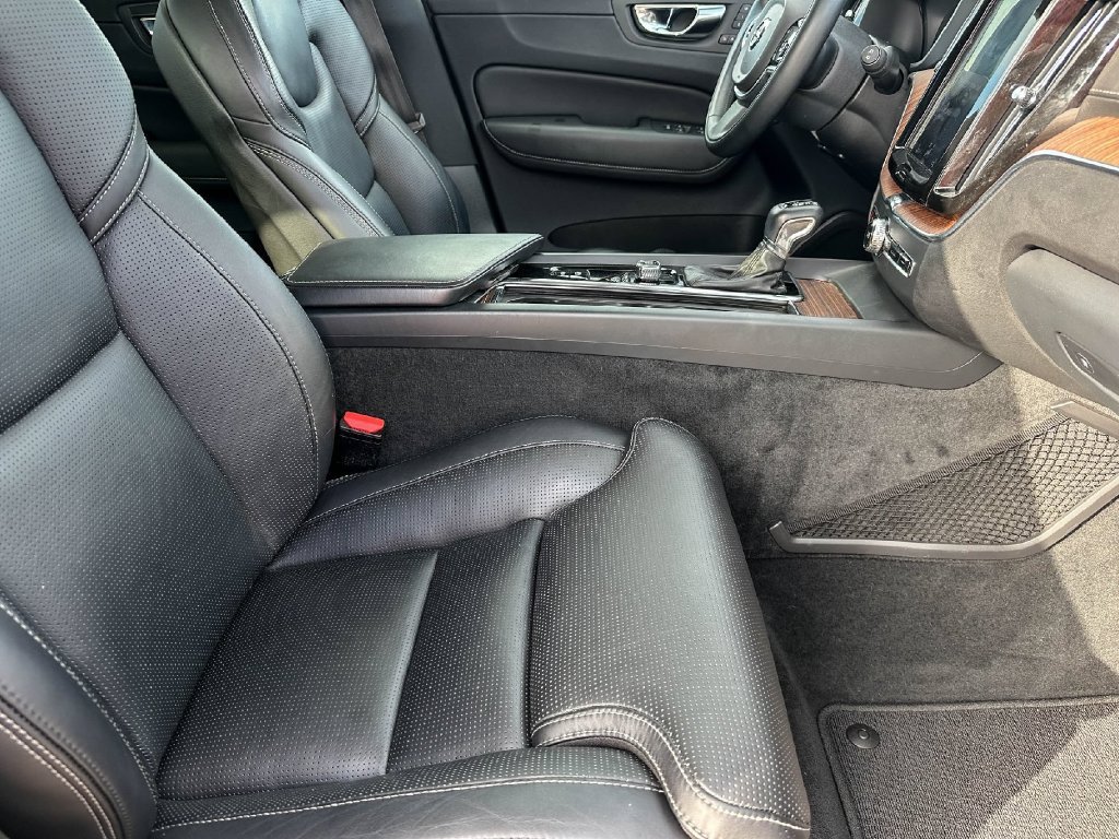 Used 2019 Volvo XC60 T5 Inscription w/ Protection Package Premier FWD image 23