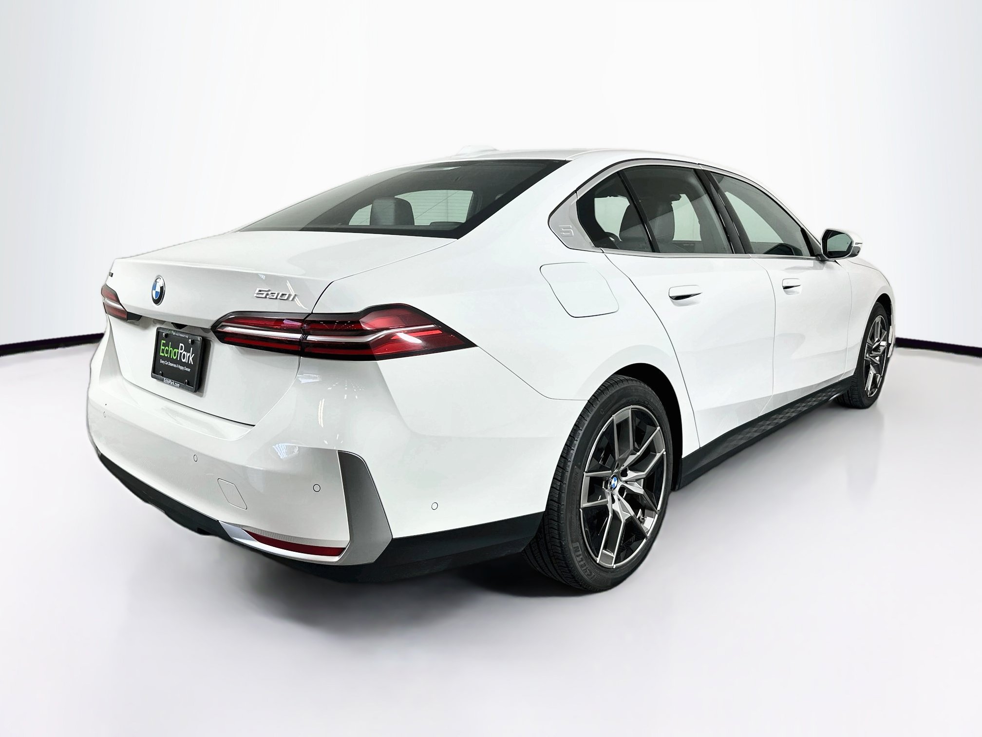 Used 2026 BMW 530i xDrive AWD/4WD image 9