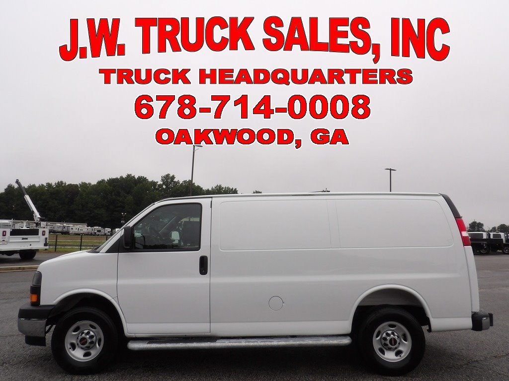 Used 2025 GMC Savana 2500 w/ Driver Convenience Package RWD image 2