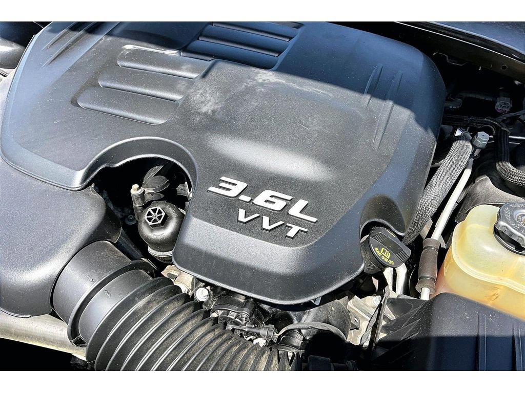 Used 2020 Chrysler 300 Limited RWD image 36