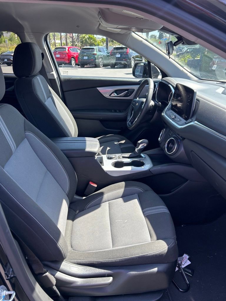 Used 2025 Chevrolet Blazer LT image 11