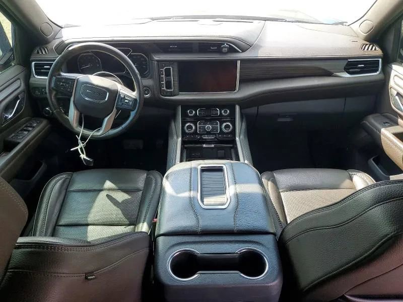 Used 2021 GMC Yukon XL Denali w/ Advanced Technology Package image 8