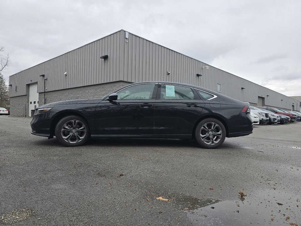 Used 2023 Honda Accord EX image 10