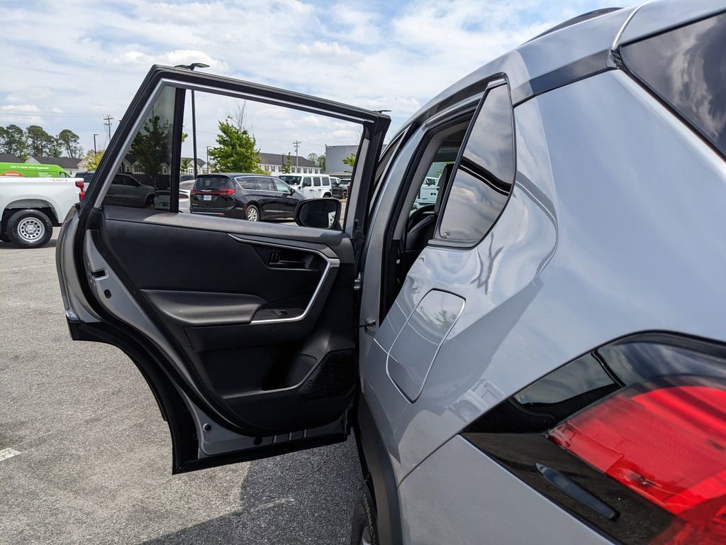 Used 2024 Toyota RAV4 LE AWD/4WD image 50