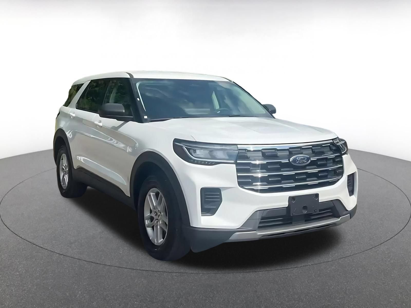 Used 2026 Ford Explorer Active AWD/4WD image 3