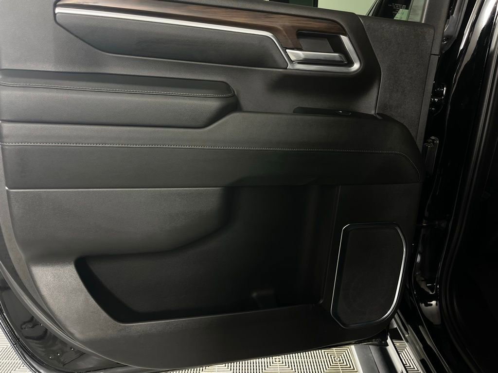 Used 2024 GMC Sierra 2500 SLT w/ SLT Premium Package image 28