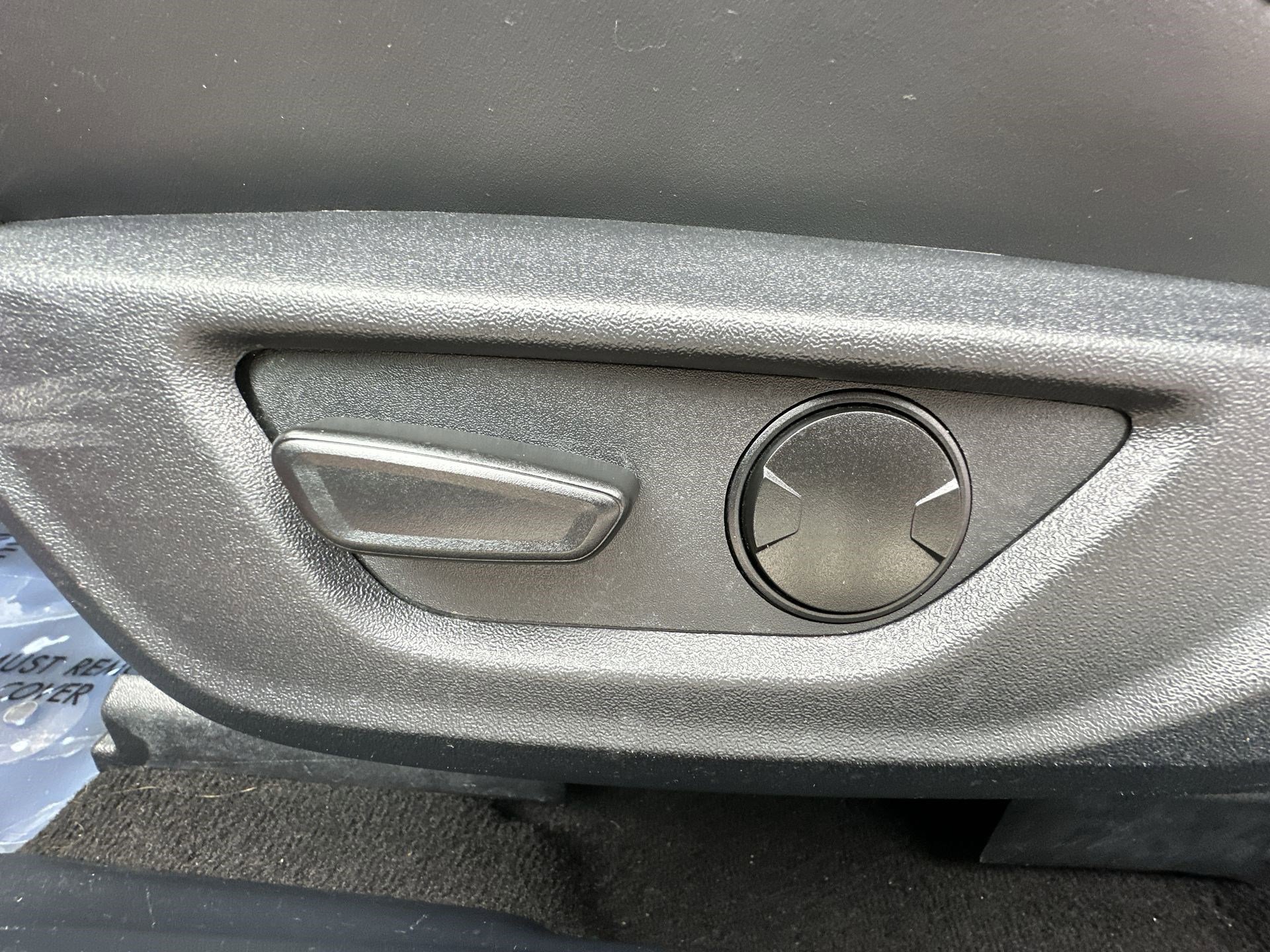 Used 2024 Ford Mustang Convertible image 14