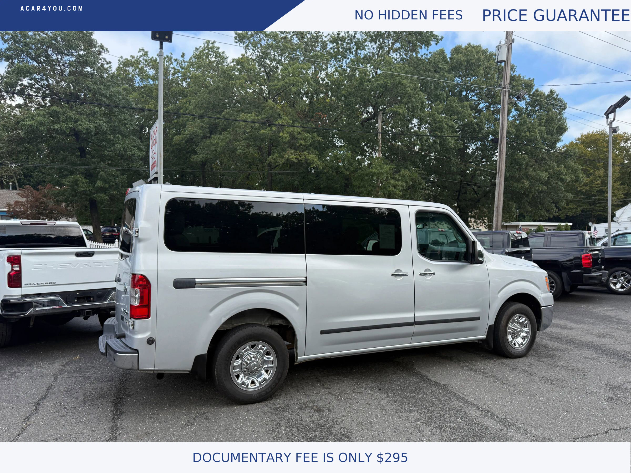 Used 2012 Nissan NV 3500 SL w/ Technology Pkg image 4