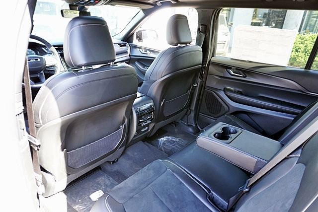 New 2025 Jeep Grand Cherokee L Altitude X image 22