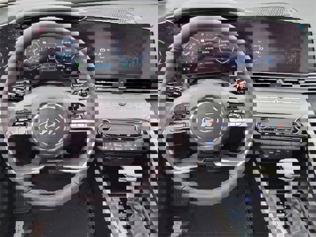 New 2025 Hyundai Elantra Limited image 4