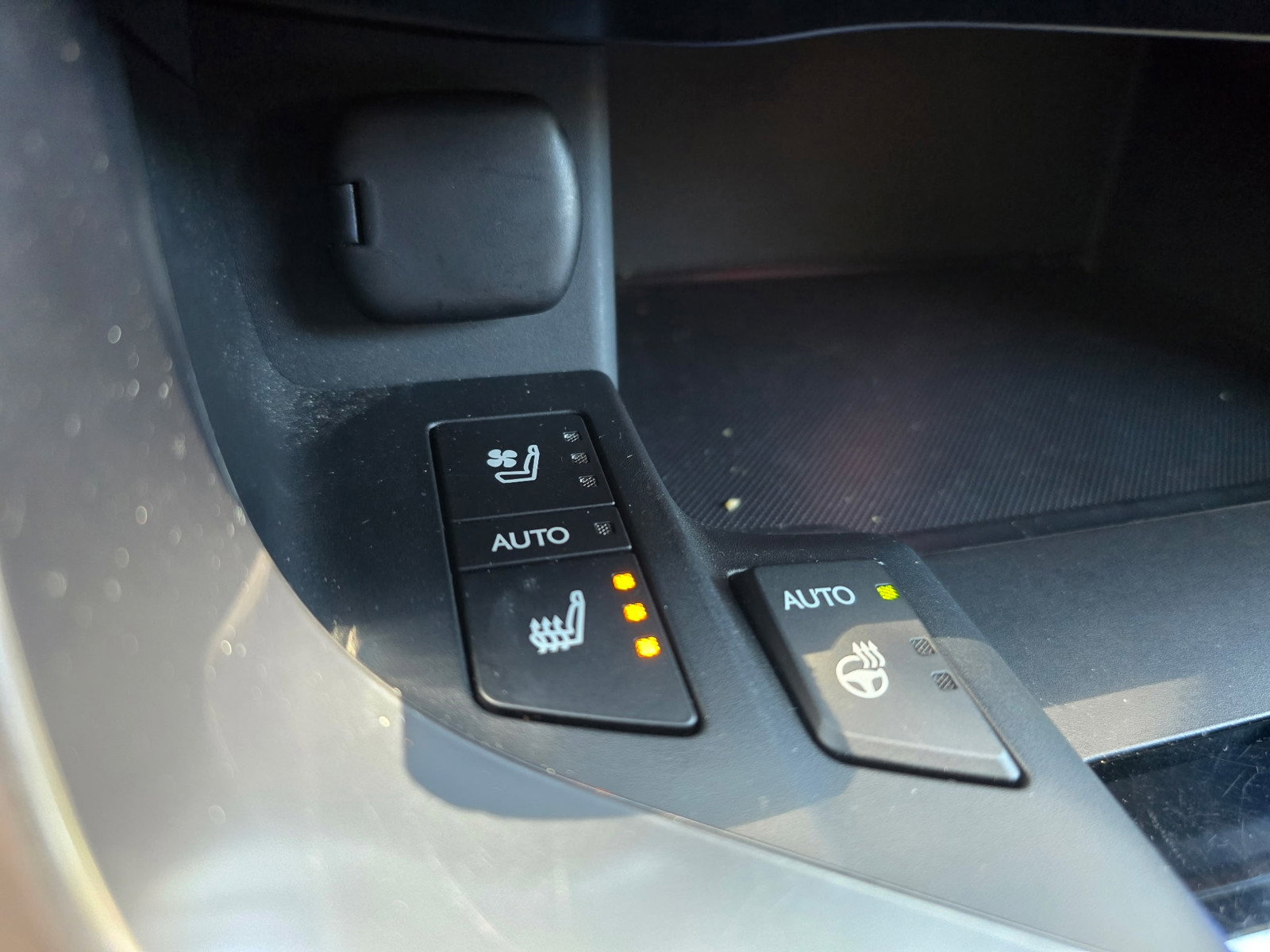 Used 2018 Bentley Bentayga AWD/4WD image 18
