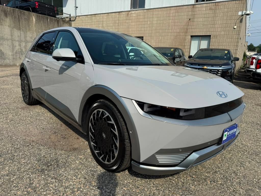 Certified 2023 Hyundai Ioniq 5 Limited AWD/4WD image 9
