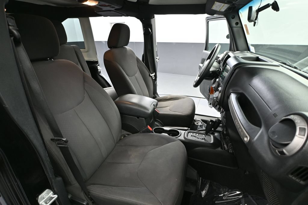 Used 2016 Jeep Wrangler Unlimited Sport AWD/4WD image 34