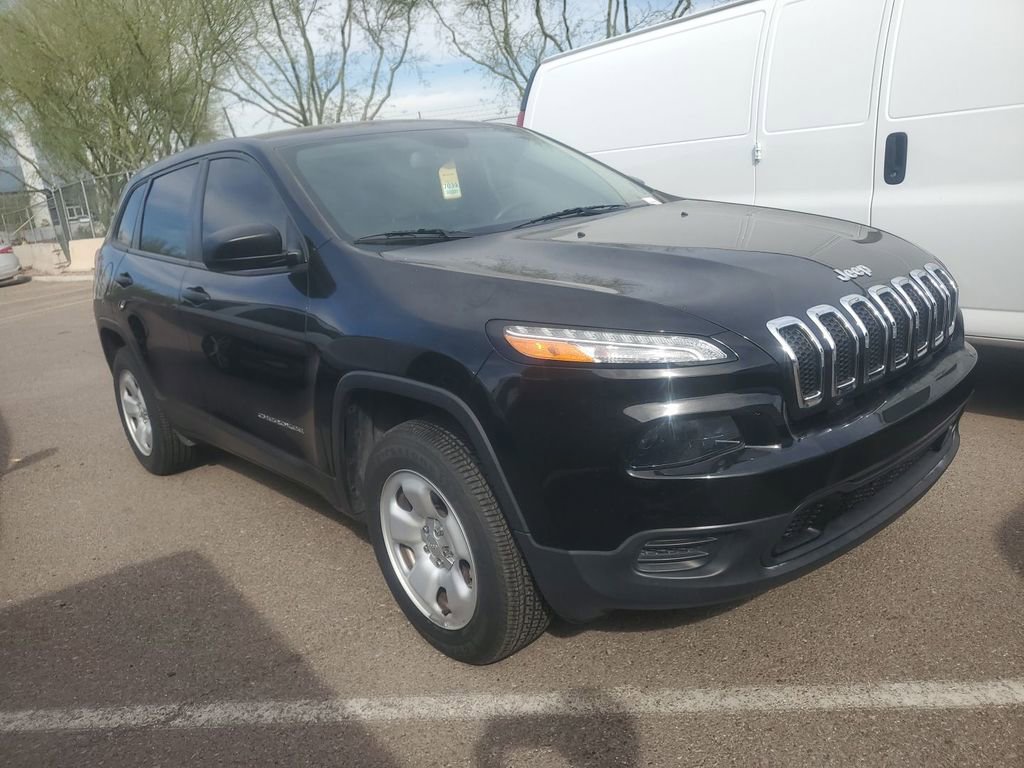 Used 2017 Jeep Cherokee Sport image 2