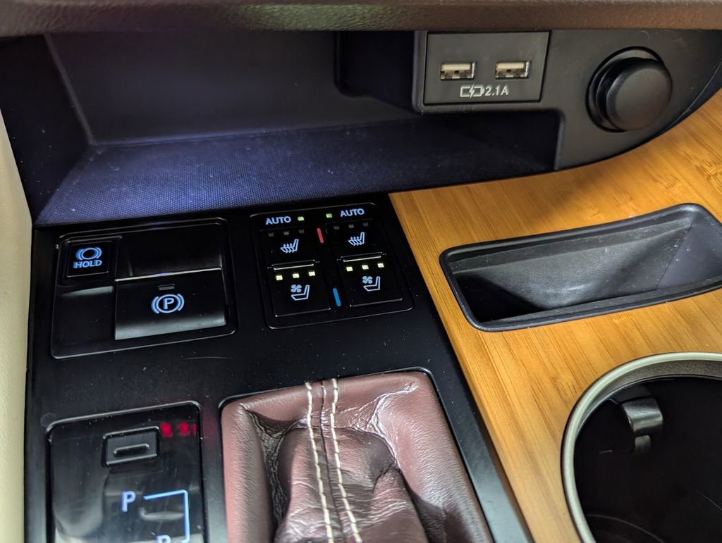 Used 2020 Lexus RX 450h AWD w/ Premium Package image 20