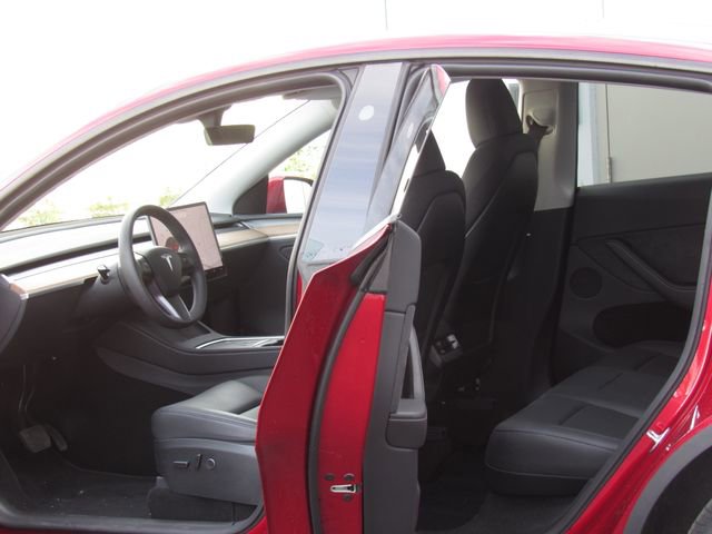 Used 2024 Tesla Model Y Long Range AWD/4WD image 13