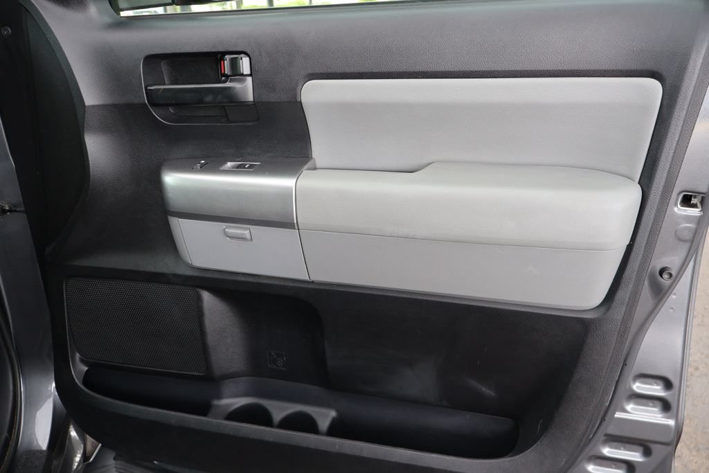 Used 2019 Toyota Sequoia SR5 AWD/4WD image 44