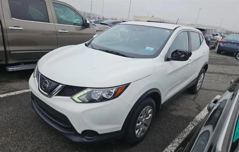 Used 2018 Nissan Rogue Sport S AWD/4WD image 2