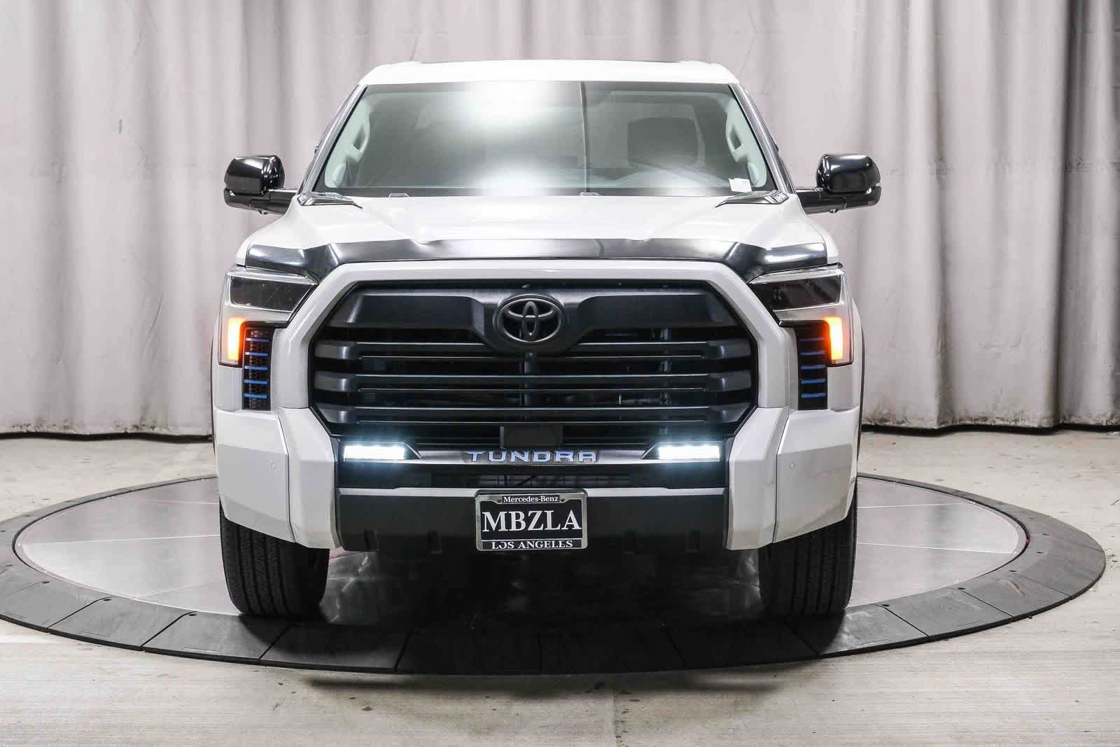 Used 2024 Toyota Tundra Limited AWD/4WD image 6