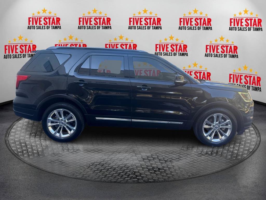 Used 2018 Ford Explorer XLT w/ Equipment Group 202A FWD image 8