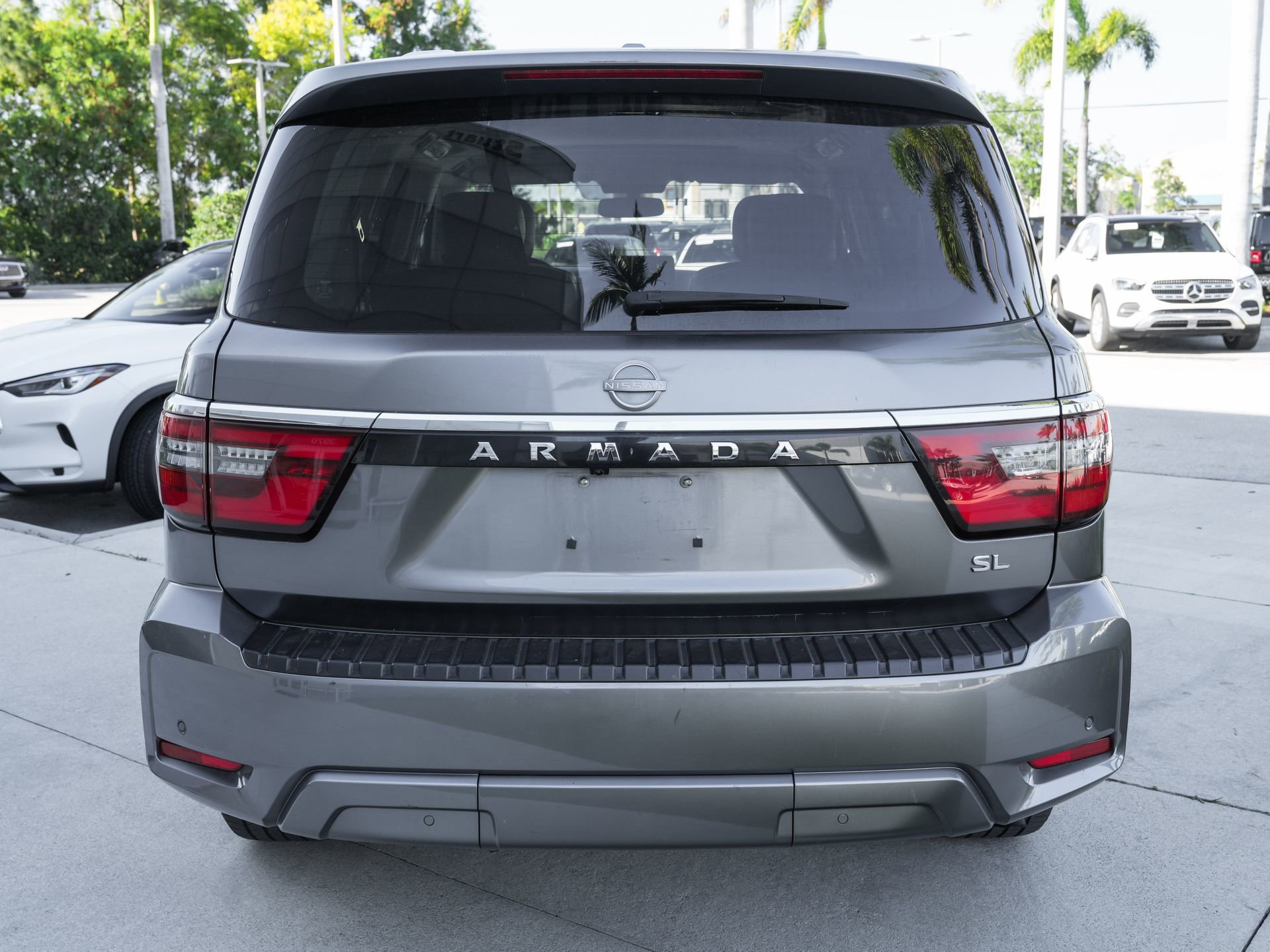 Used 2022 Nissan Armada SL w/ Captain's Chairs Package AWD/4WD image 9