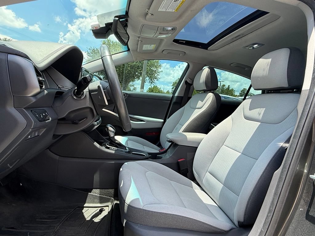 Used 2022 Hyundai Ioniq SEL FWD image 13
