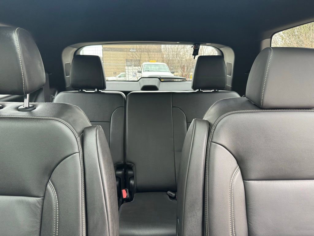 Used 2023 Chevrolet Traverse LT image 30