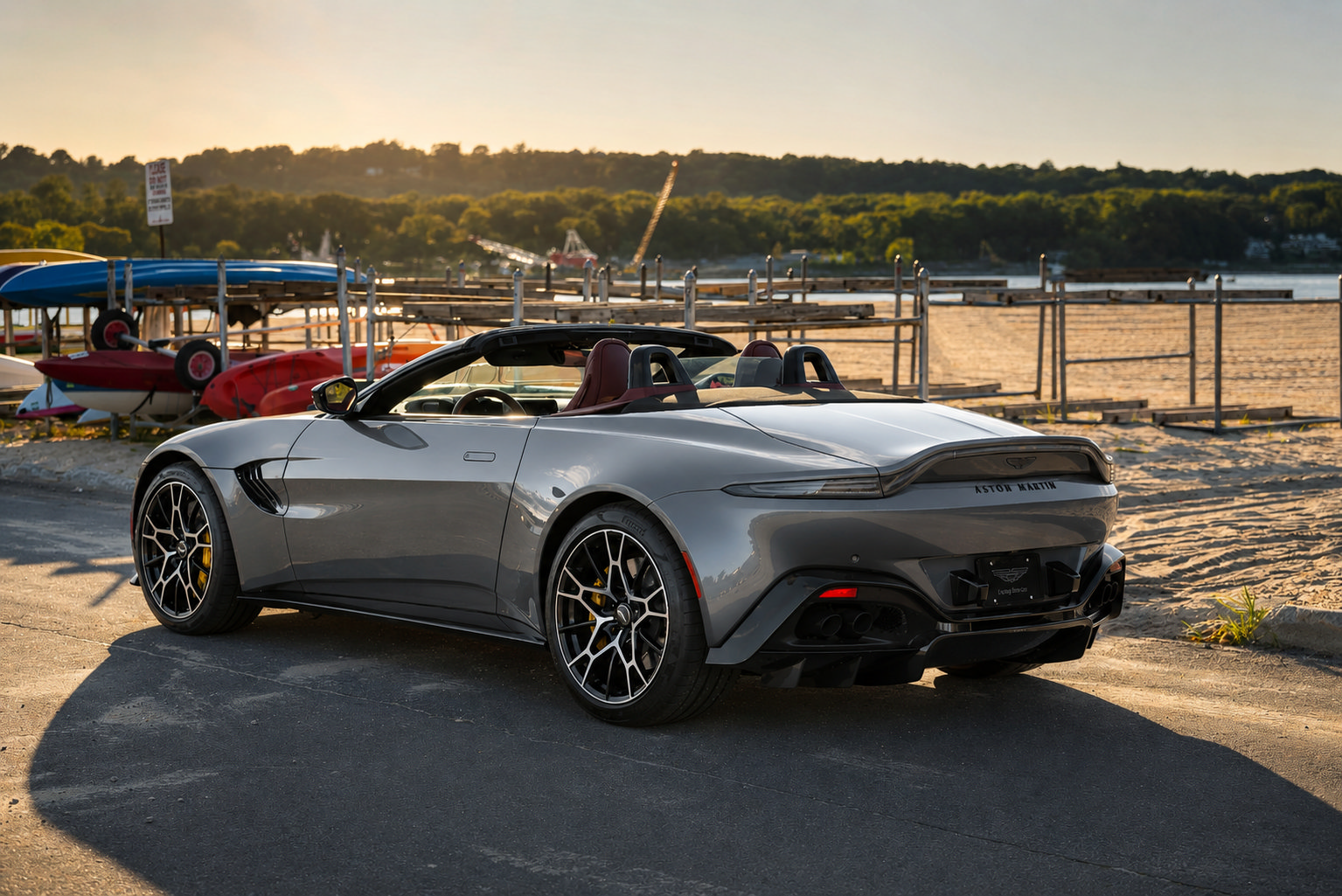 Used 2023 Aston Martin V8 Vantage Roadster RWD image 6