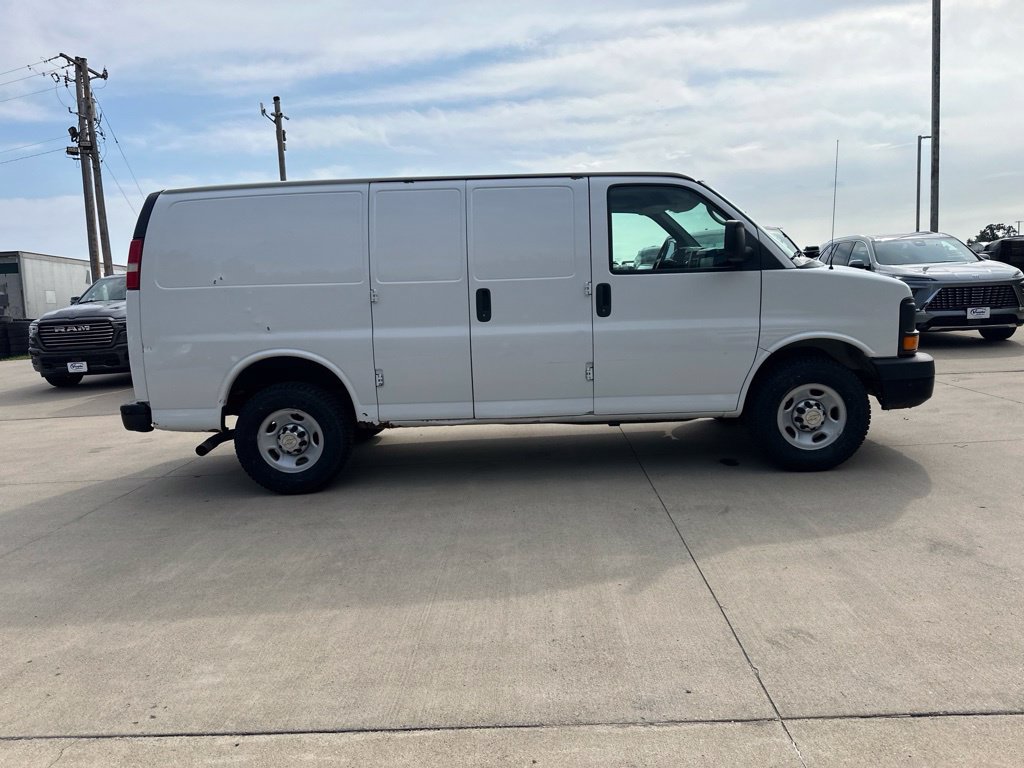 Used 2011 Chevrolet Express 3500 RWD image 14
