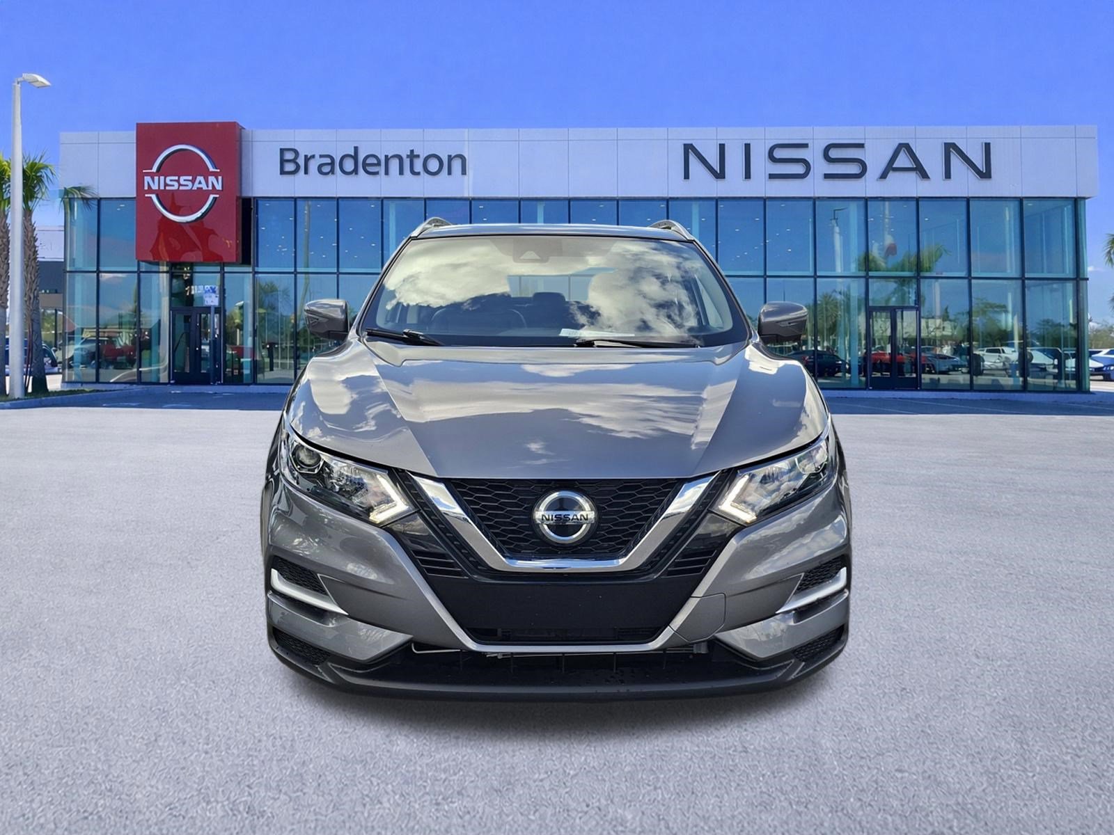 Used 2022 Nissan Rogue Sport SL AWD/4WD image 2