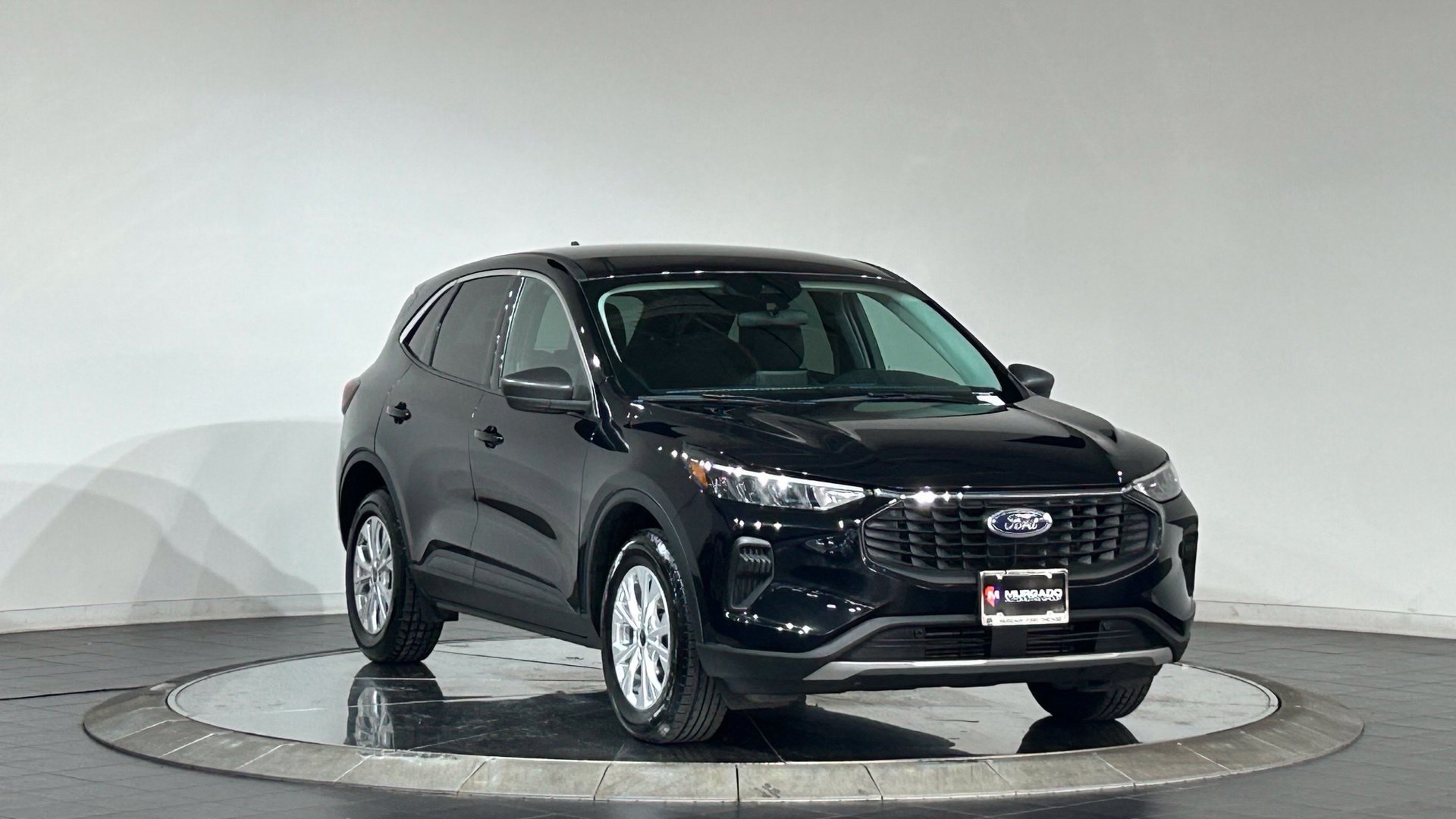Used 2024 Ford Escape Active AWD/4WD image 2