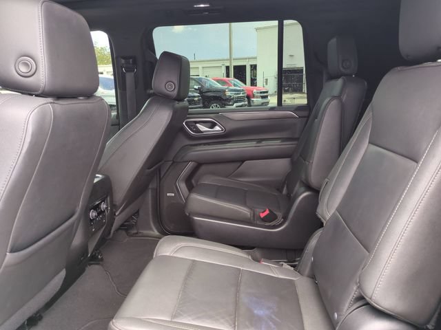 Used 2022 Chevrolet Suburban LT w/ LT Signature Plus Package AWD/4WD image 17