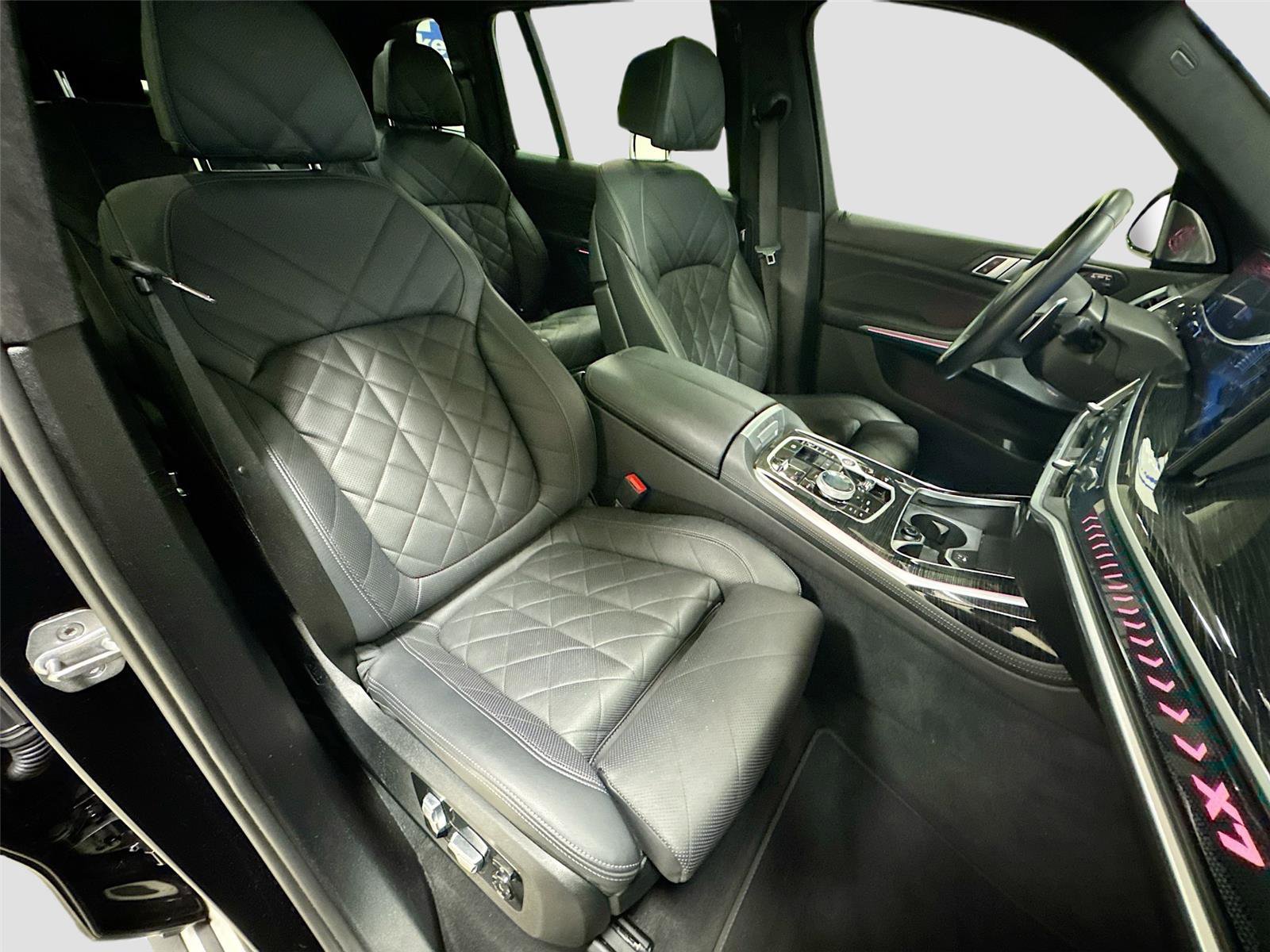 Used 2024 BMW X7 xDrive40i w/ M Sport Package image 30