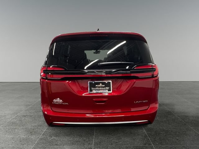 Used 2027 Chrysler Pacifica Limited FWD image 28