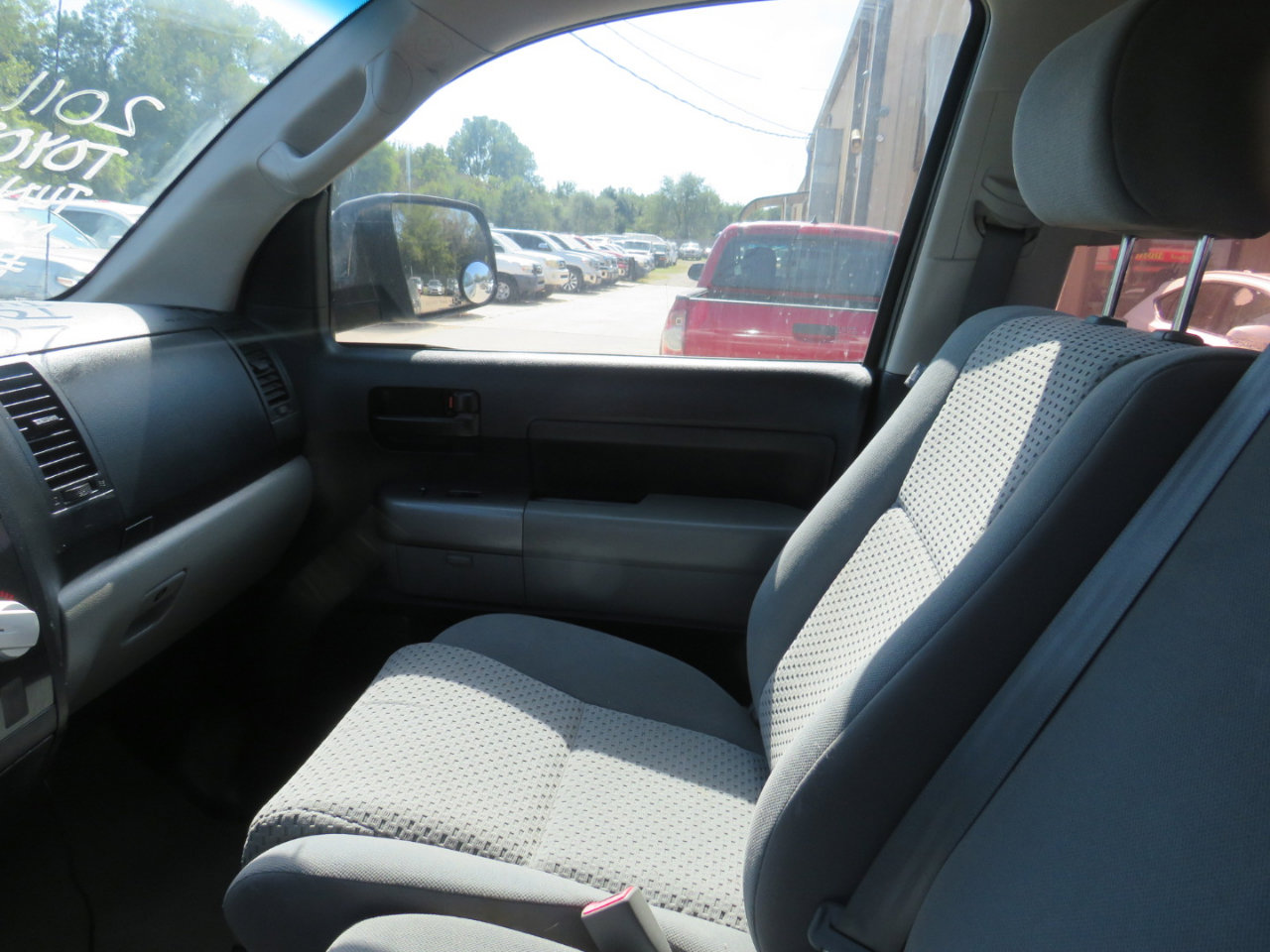 Used 2011 Toyota Tundra 4x4 Double Cab w/ Tow Pkg image 18