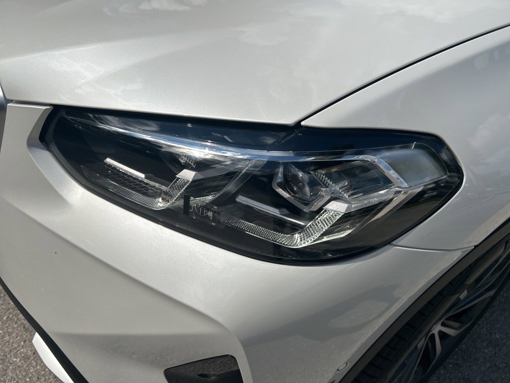 Certified 2023 BMW X4 xDrive30i w/ Premium Package image 11