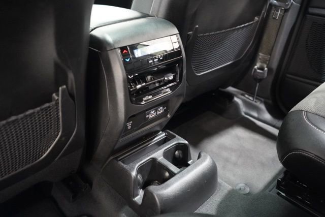 Used 2023 Jeep Grand Cherokee L Altitude image 31