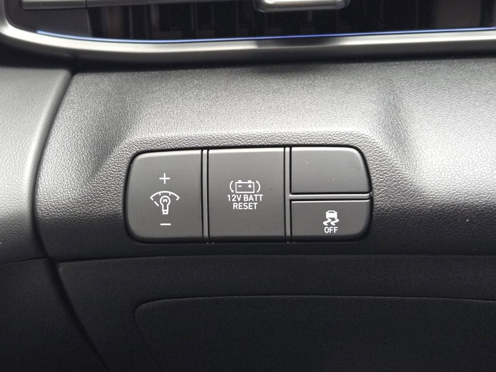 New 2026 Hyundai Elantra SEL FWD image 23