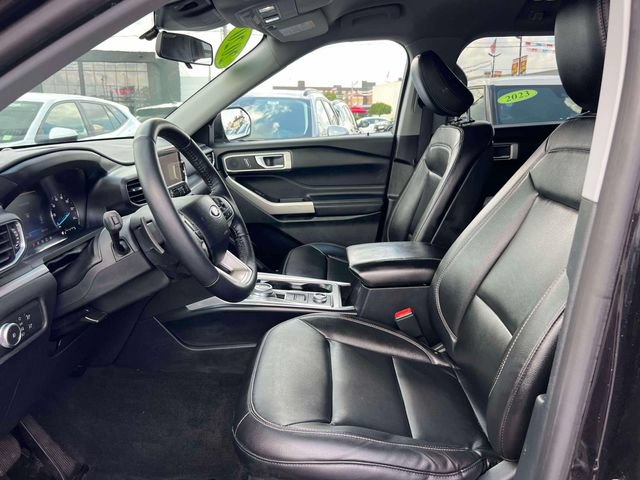 Used 2020 Ford Explorer XLT w/ Equipment Group 202A AWD/4WD image 15