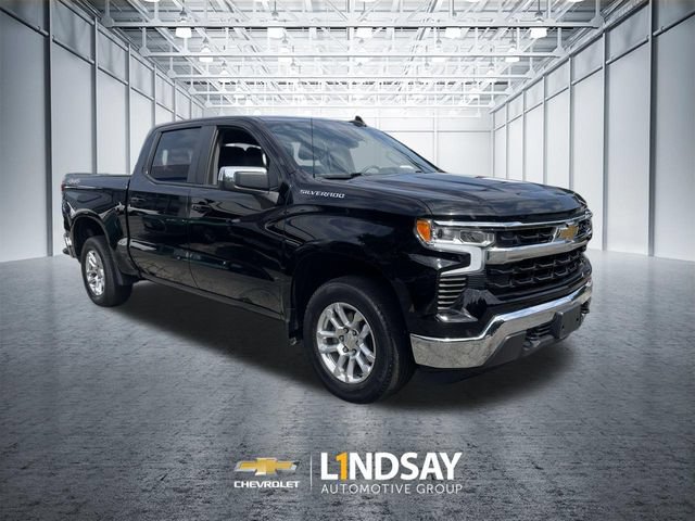 Used 2023 Chevrolet Silverado 1500 LT AWD/4WD image 2