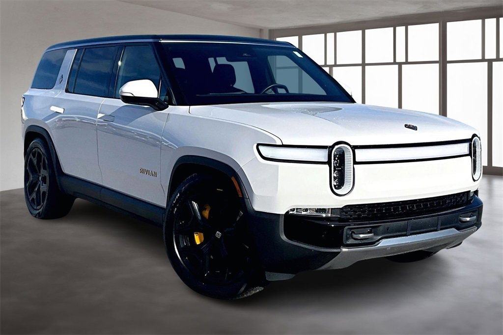 Used 2024 Rivian R1S Adventure image 11